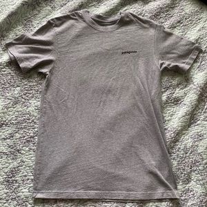 Patagonia tee shirt size small